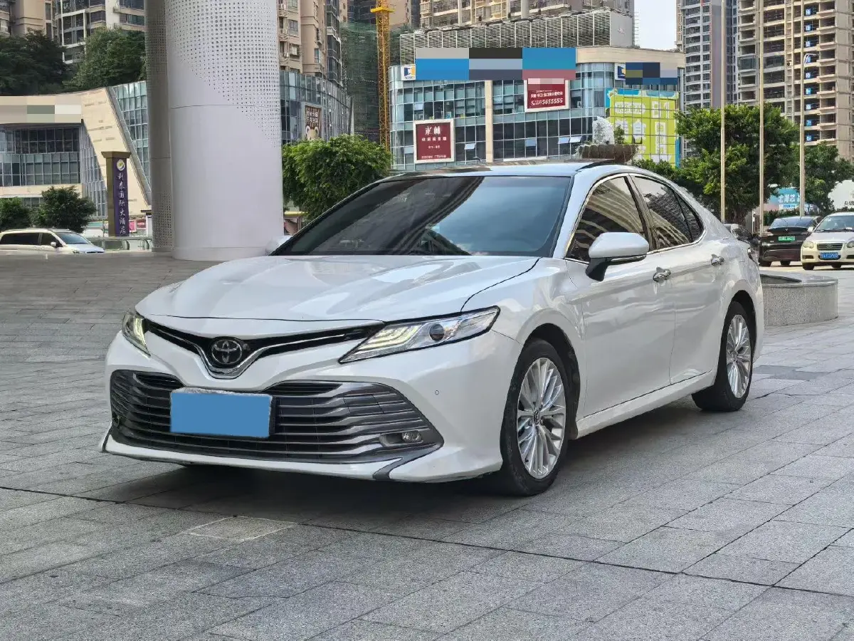 2018 Toyota Camry 2.5L 209HP L4 8AT