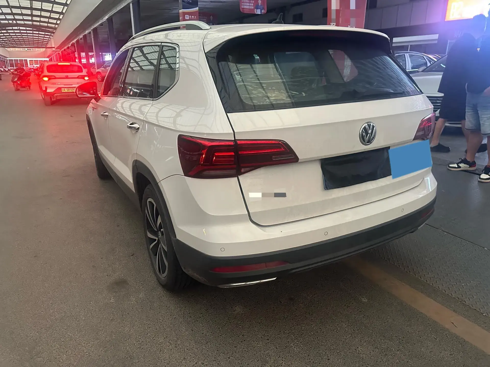 2019 VOLKSWAGEN THARU thumbnail 4