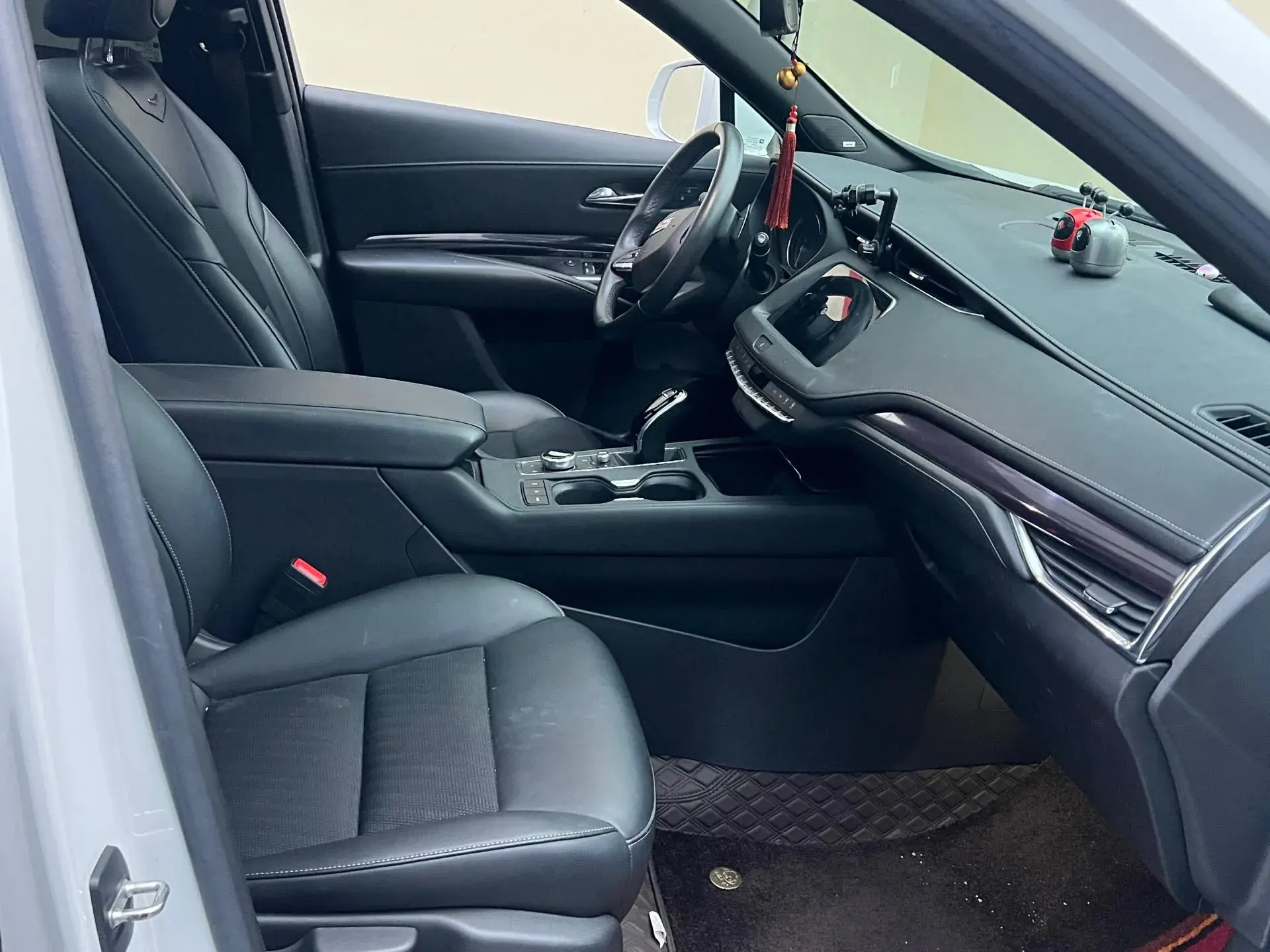 2020 CADILLAC XT4 thumbnail 3