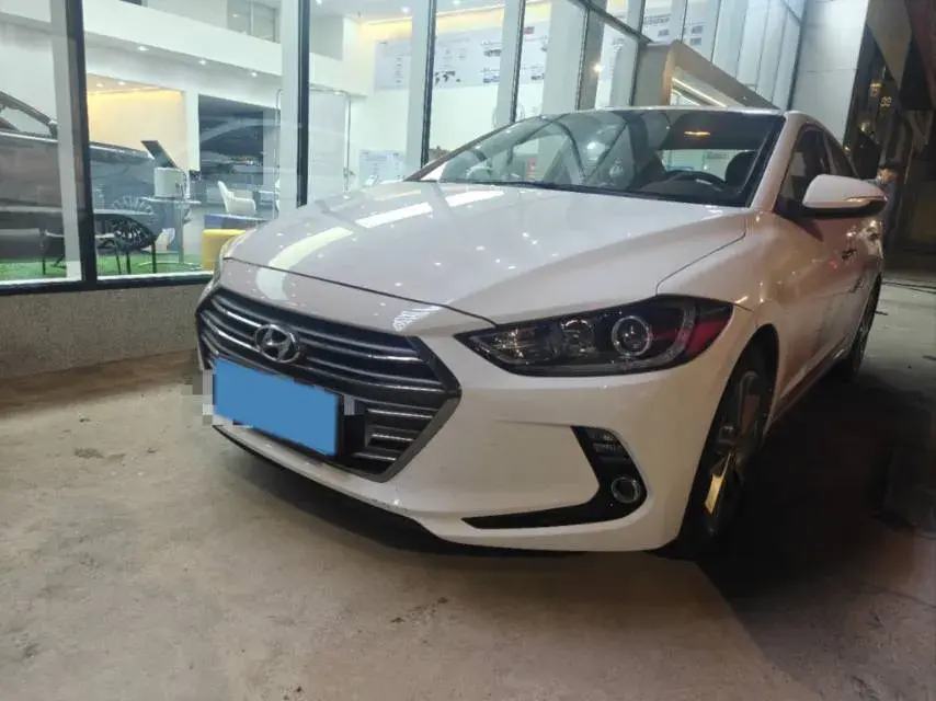 2016 HYUNDAI ELANTRA view 1
