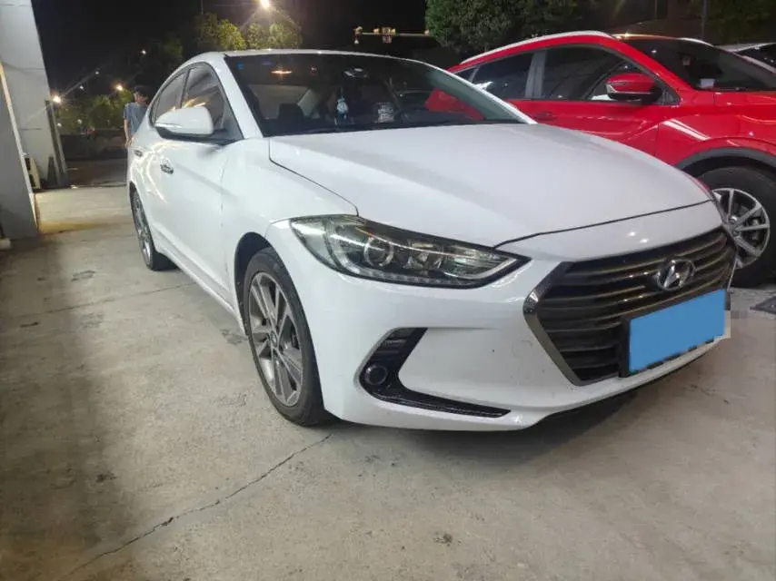 2016 HYUNDAI ELANTRA thumbnail 3
