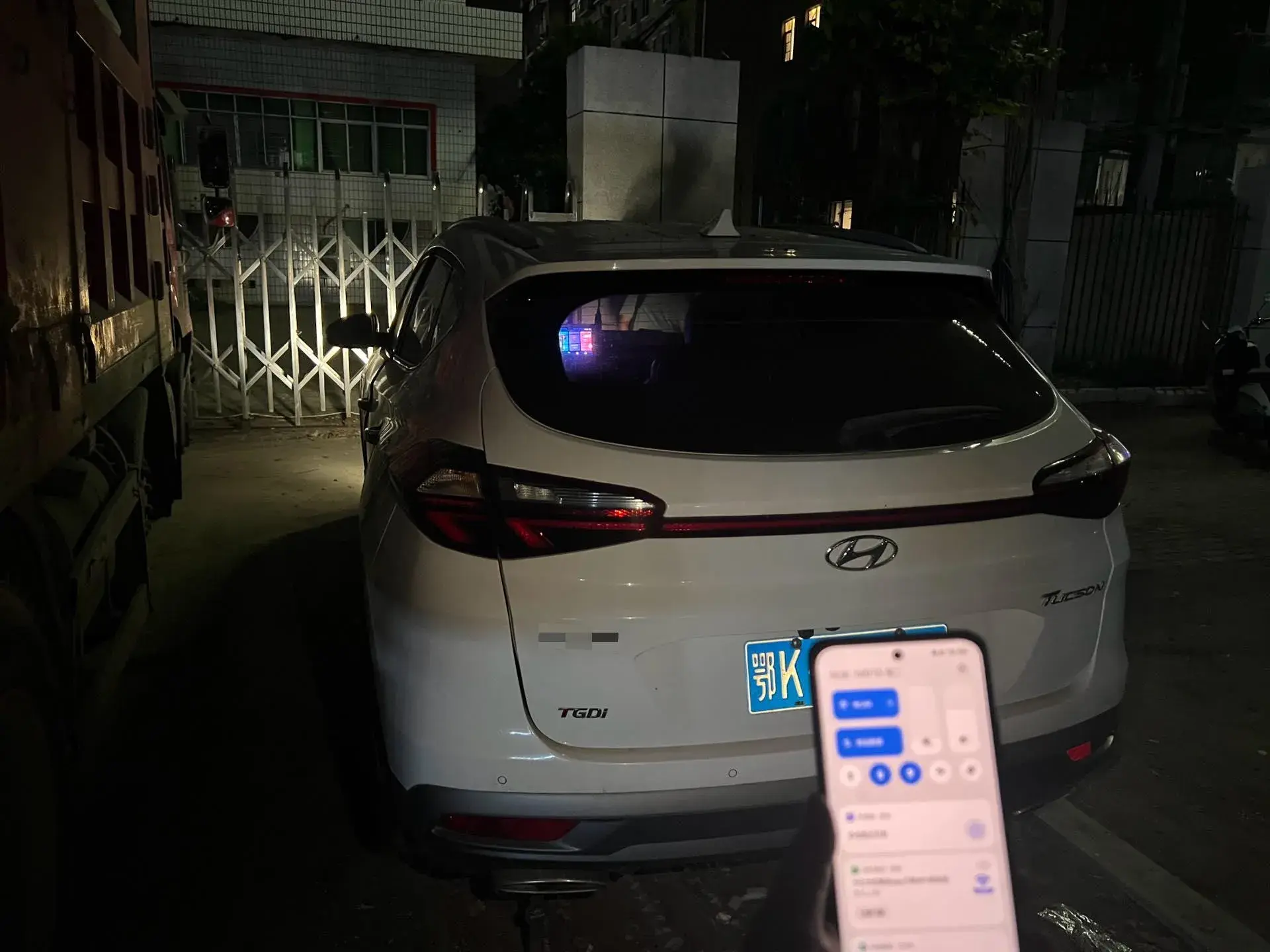 2020 HYUNDAI TUCSON thumbnail 4