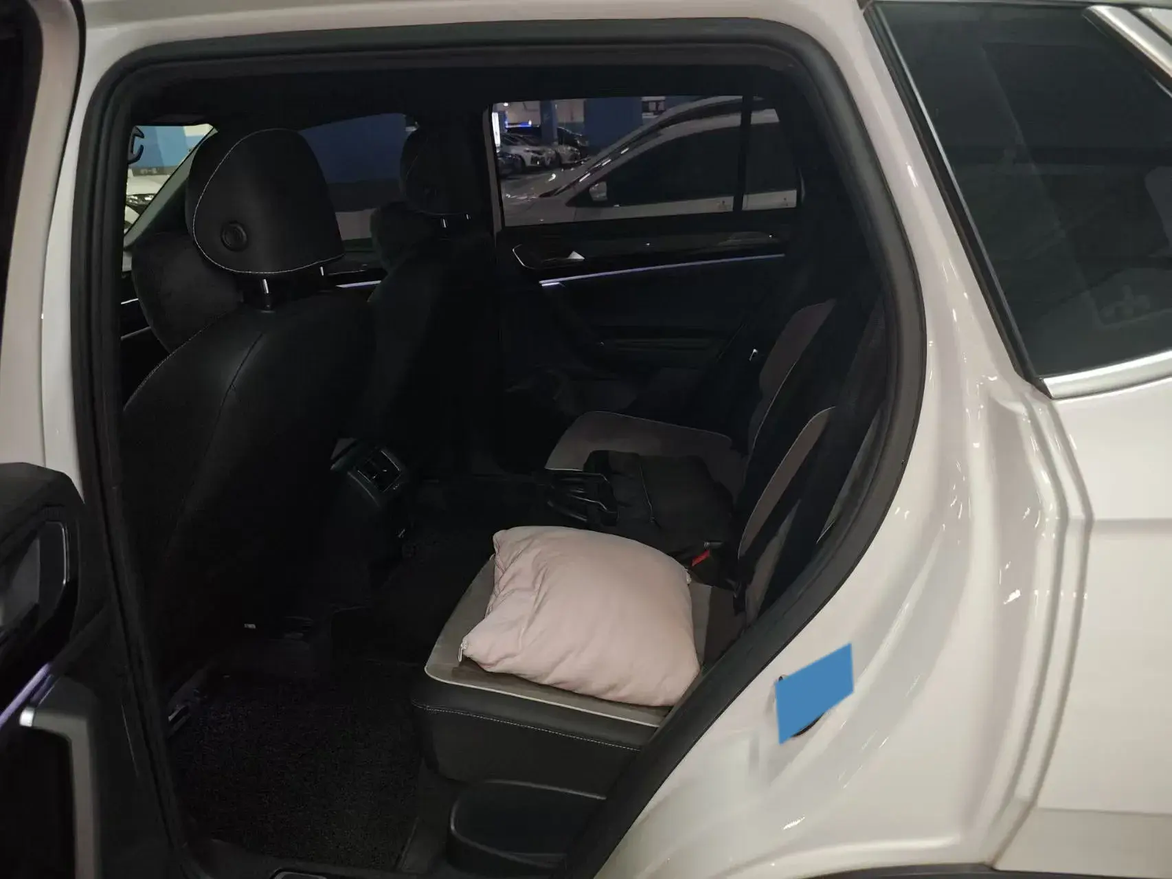 2019 VOLKSWAGEN TAYRON thumbnail 3