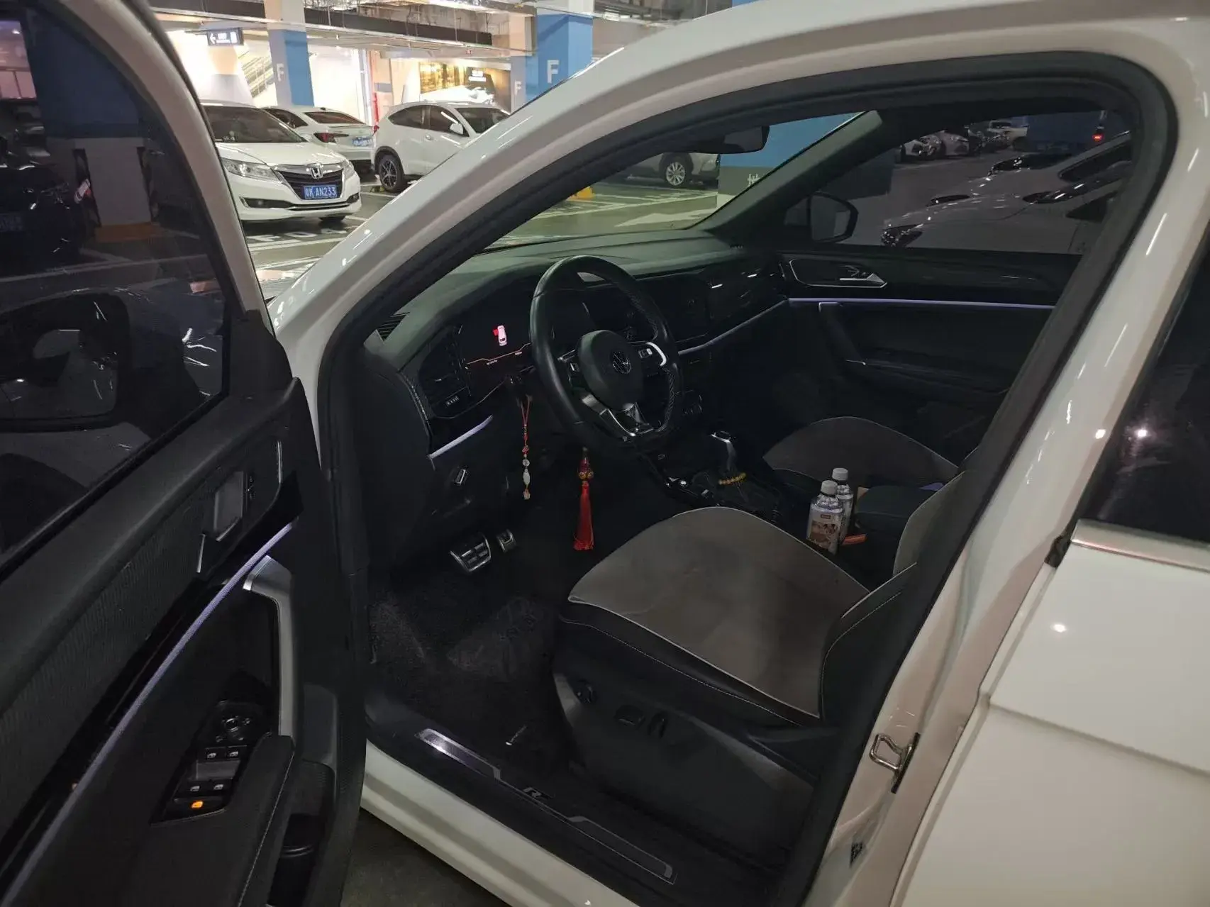 2019 VOLKSWAGEN TAYRON thumbnail 2