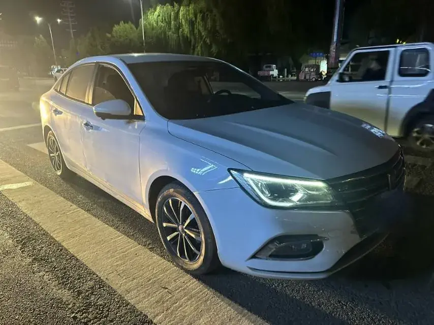 2020 ROEWE I5 thumbnail 2