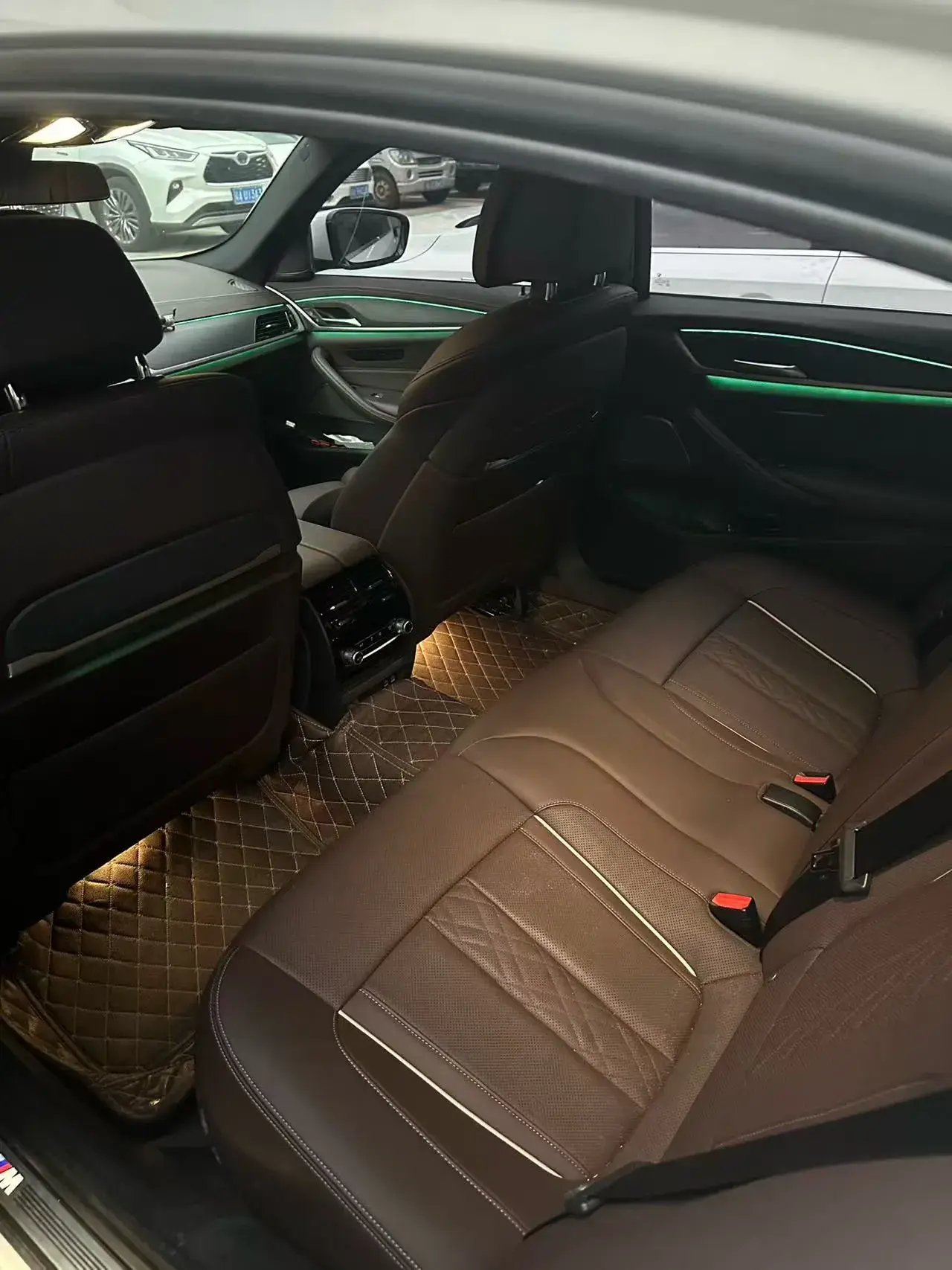 2022 BMW 5 thumbnail 3