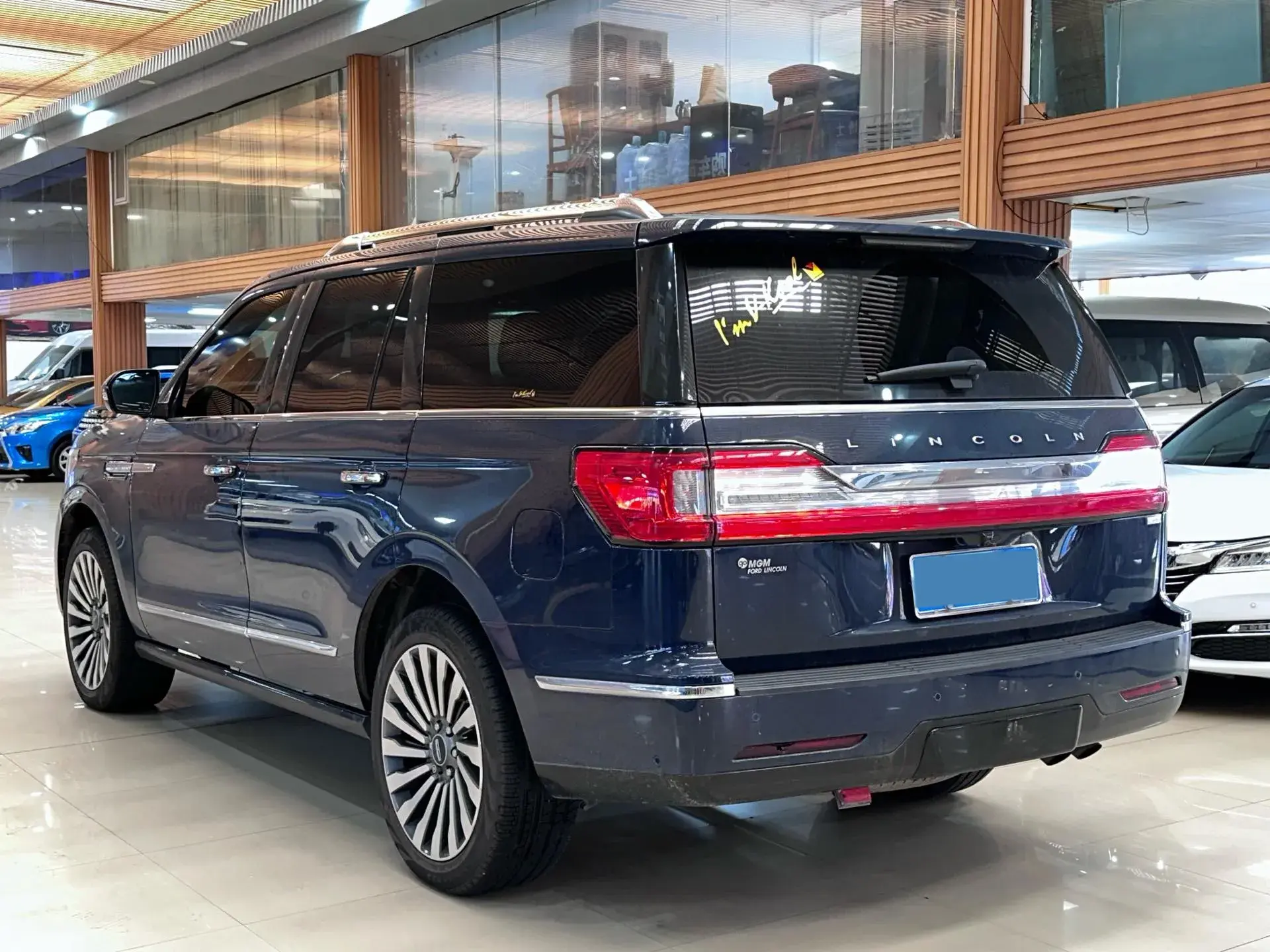 2019 LINCOLN NAVIGATOR thumbnail 4