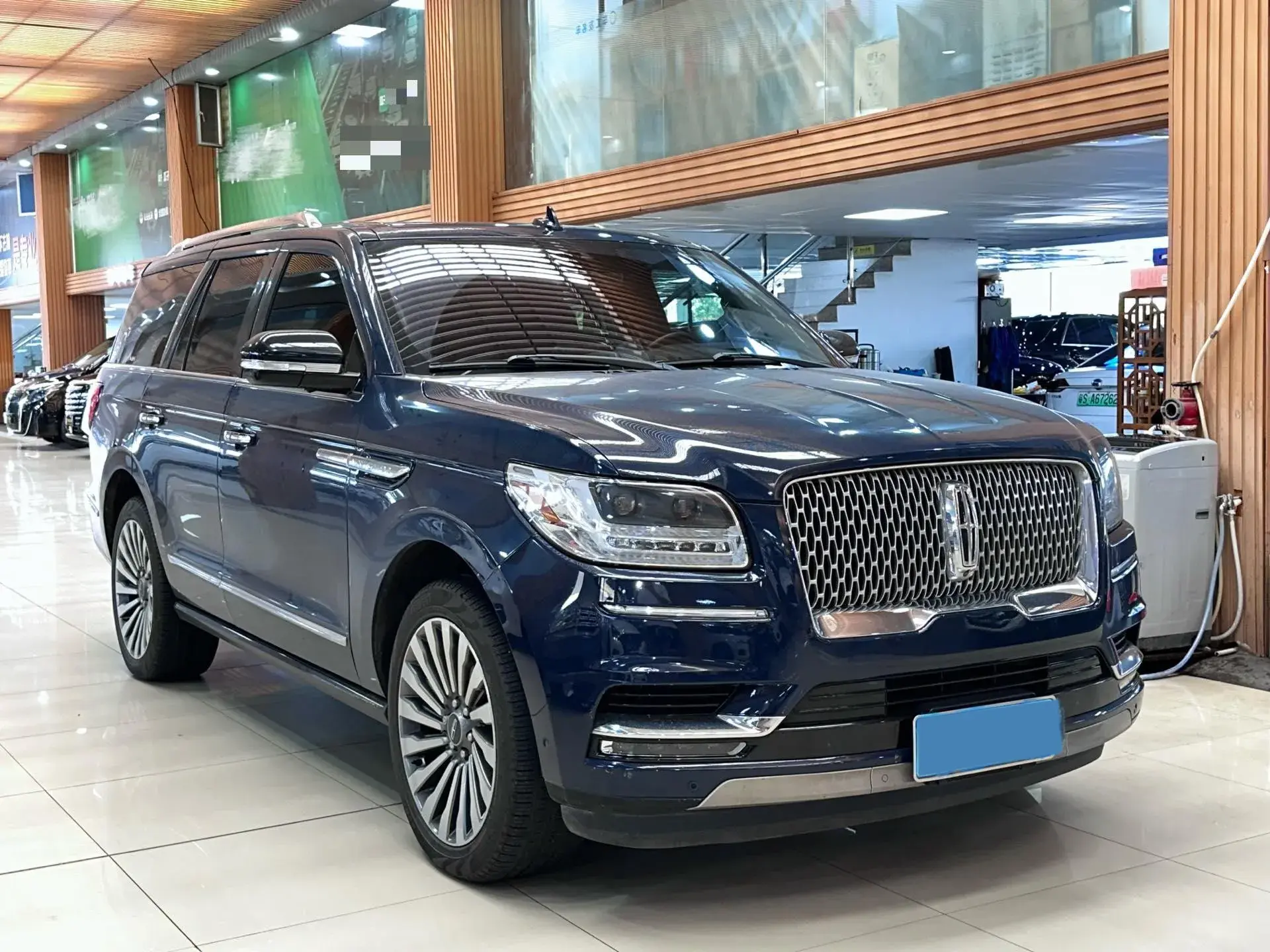 2019 LINCOLN NAVIGATOR thumbnail 2