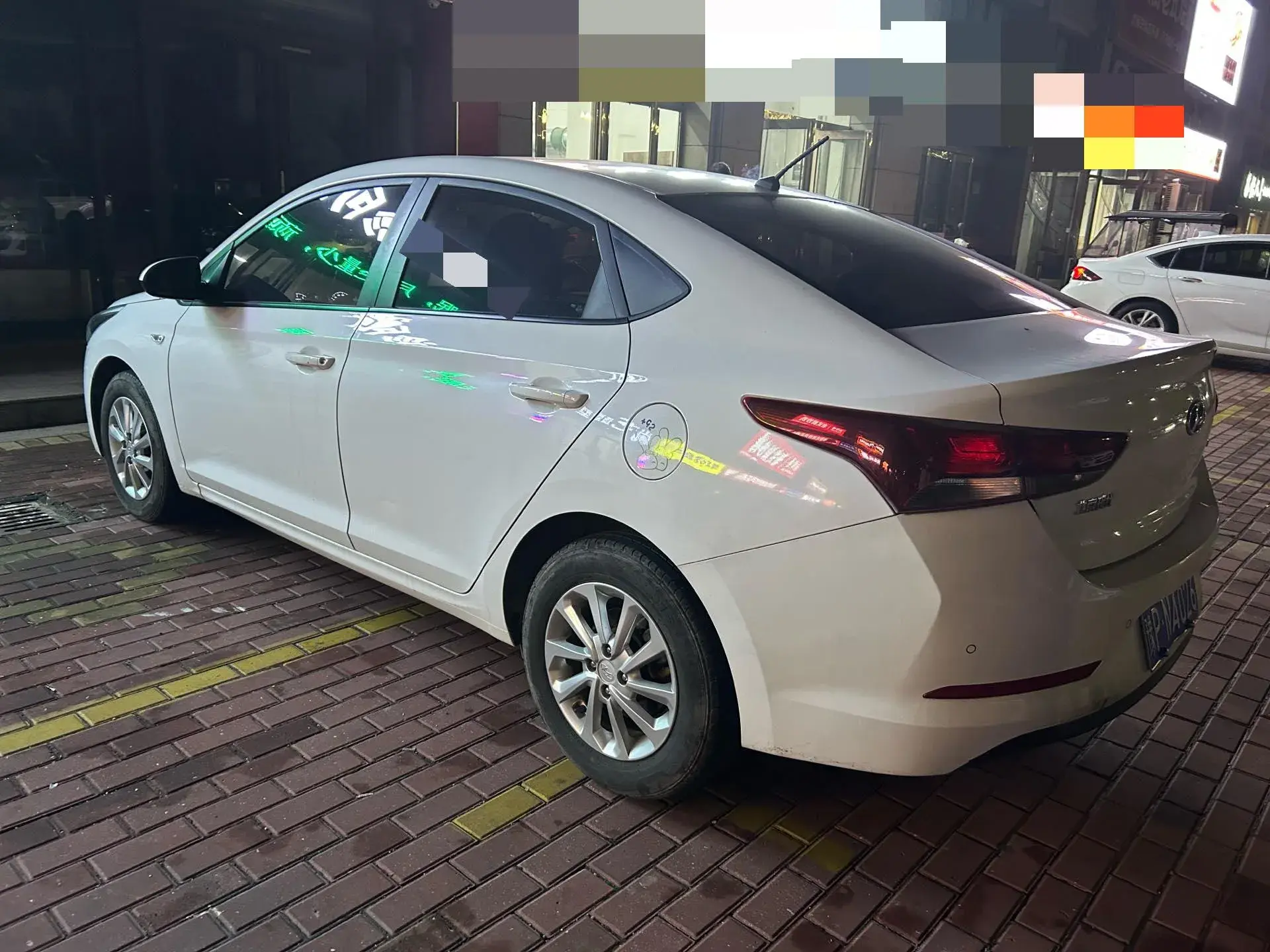2016 HYUNDAI VERNA thumbnail 4