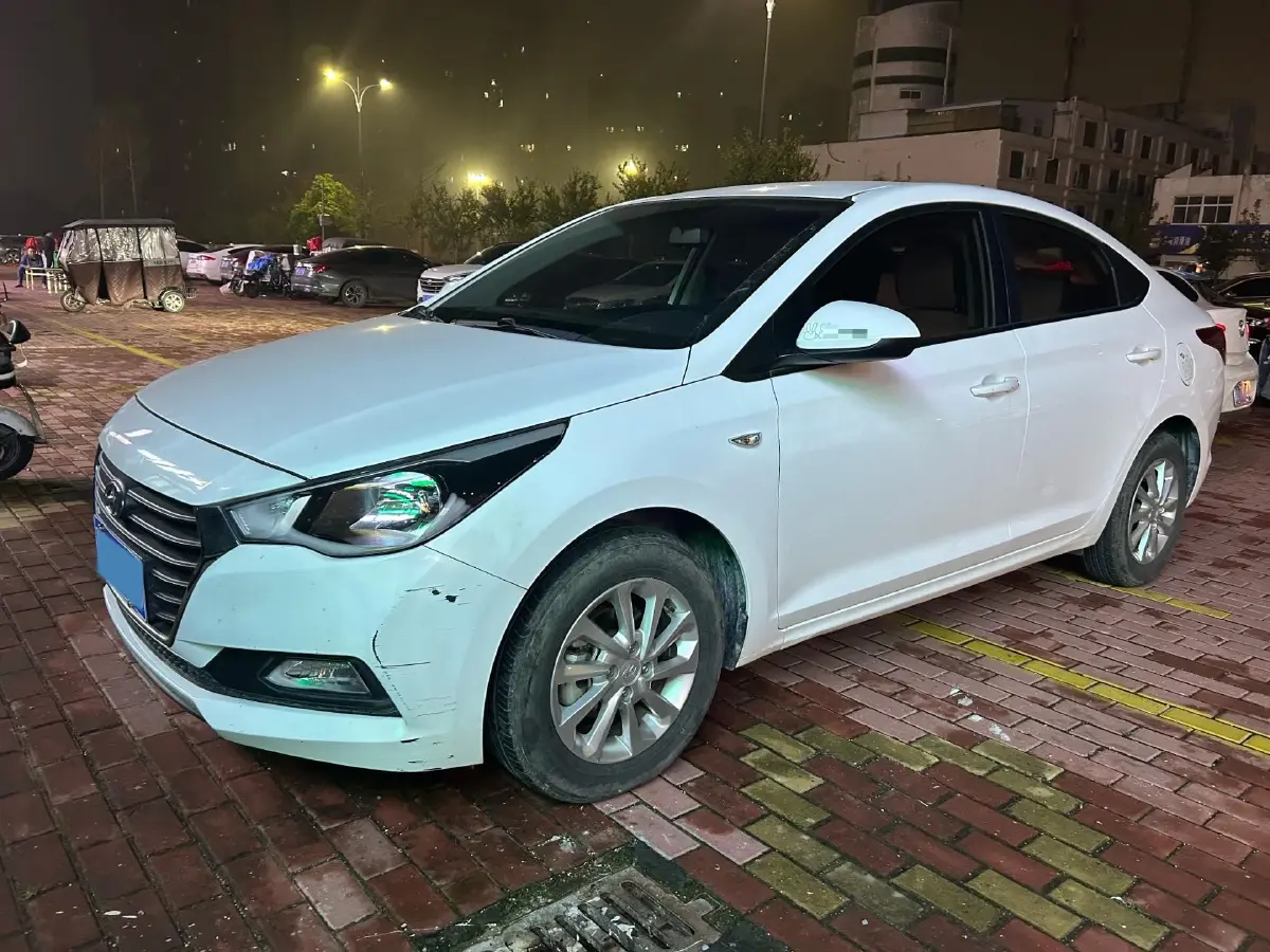2016 Hyundai Verna 1.4L 100HP L4 6AT