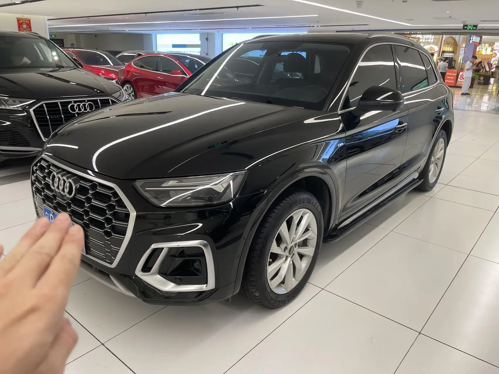 2021 AUDI Q5L view 1