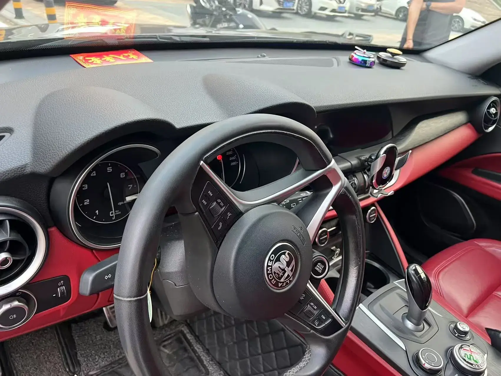 2017 ALFA ROMEO thumbnail 4