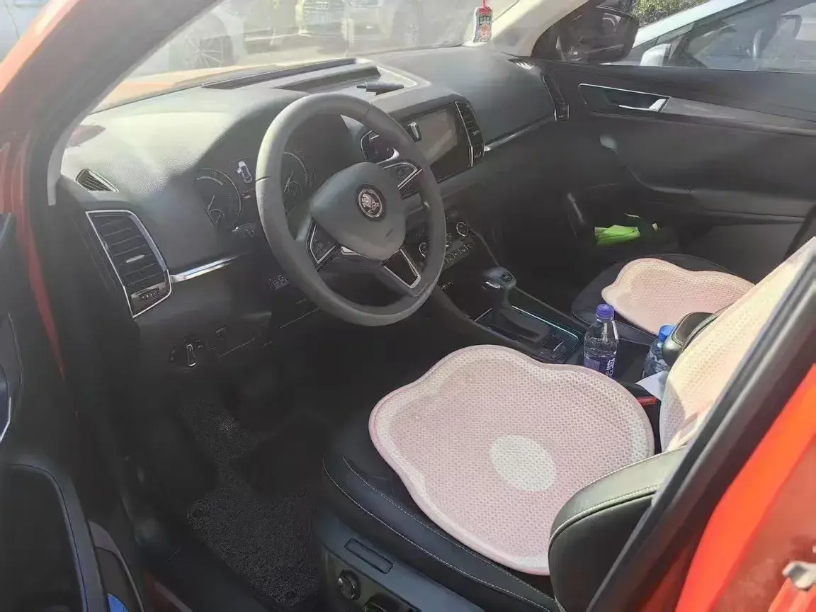 2018 SKODA KAROQ thumbnail 4