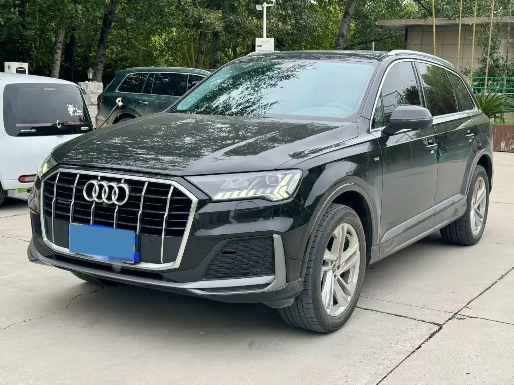 2022 AUDI Q7 view 1