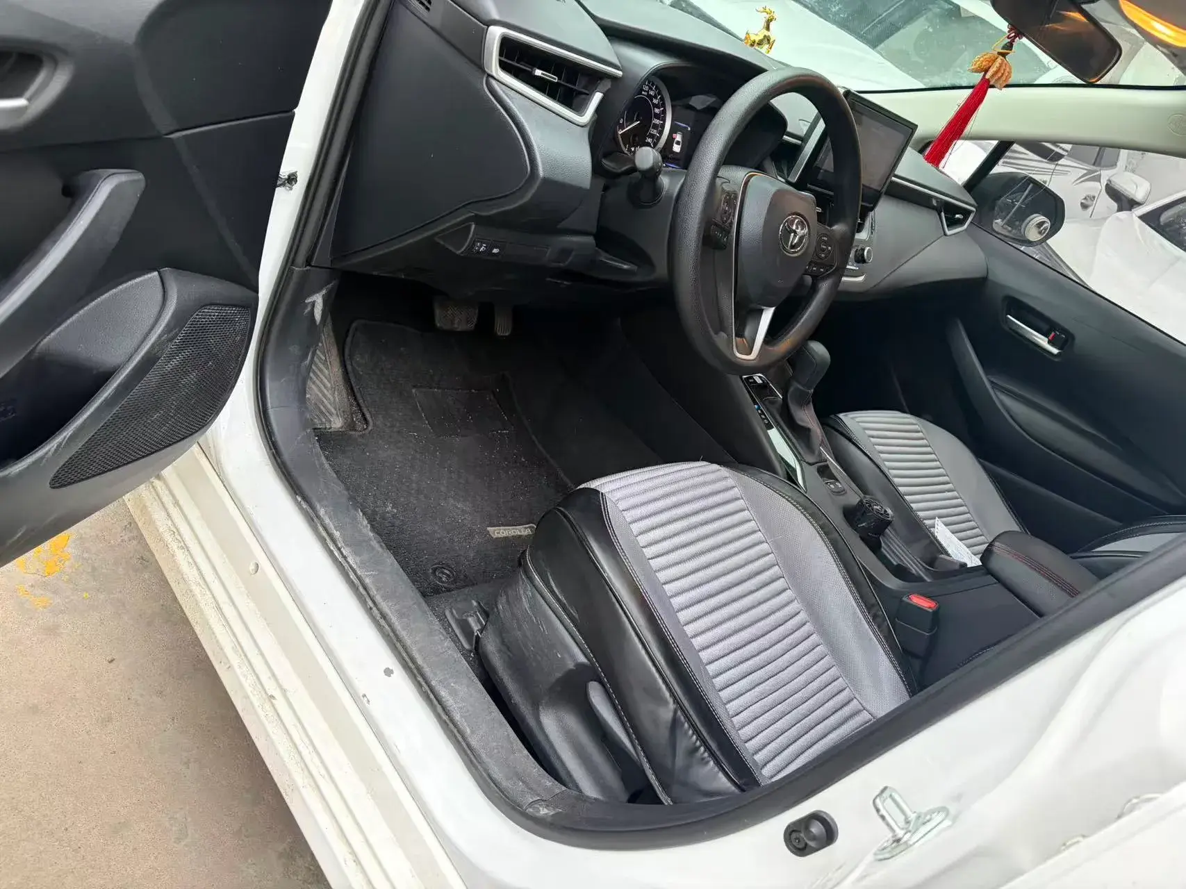 2023 TOYOTA COROLLA thumbnail 4