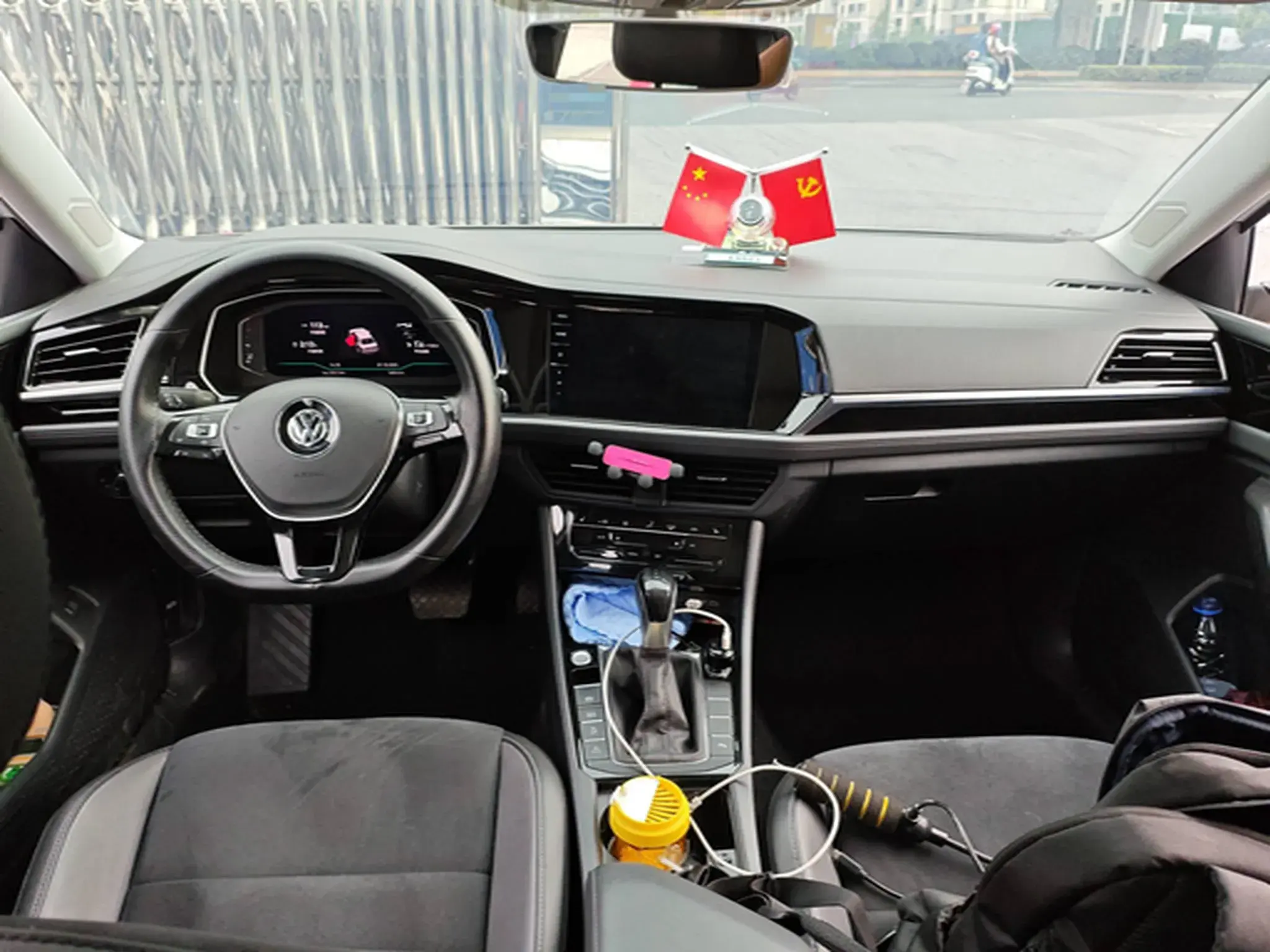 2022 VOLKSWAGEN SAGITAR thumbnail 3