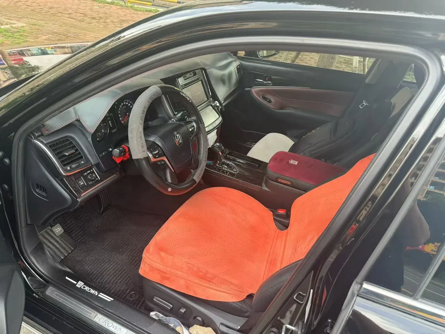 2018 TOYOTA CROWN thumbnail 3