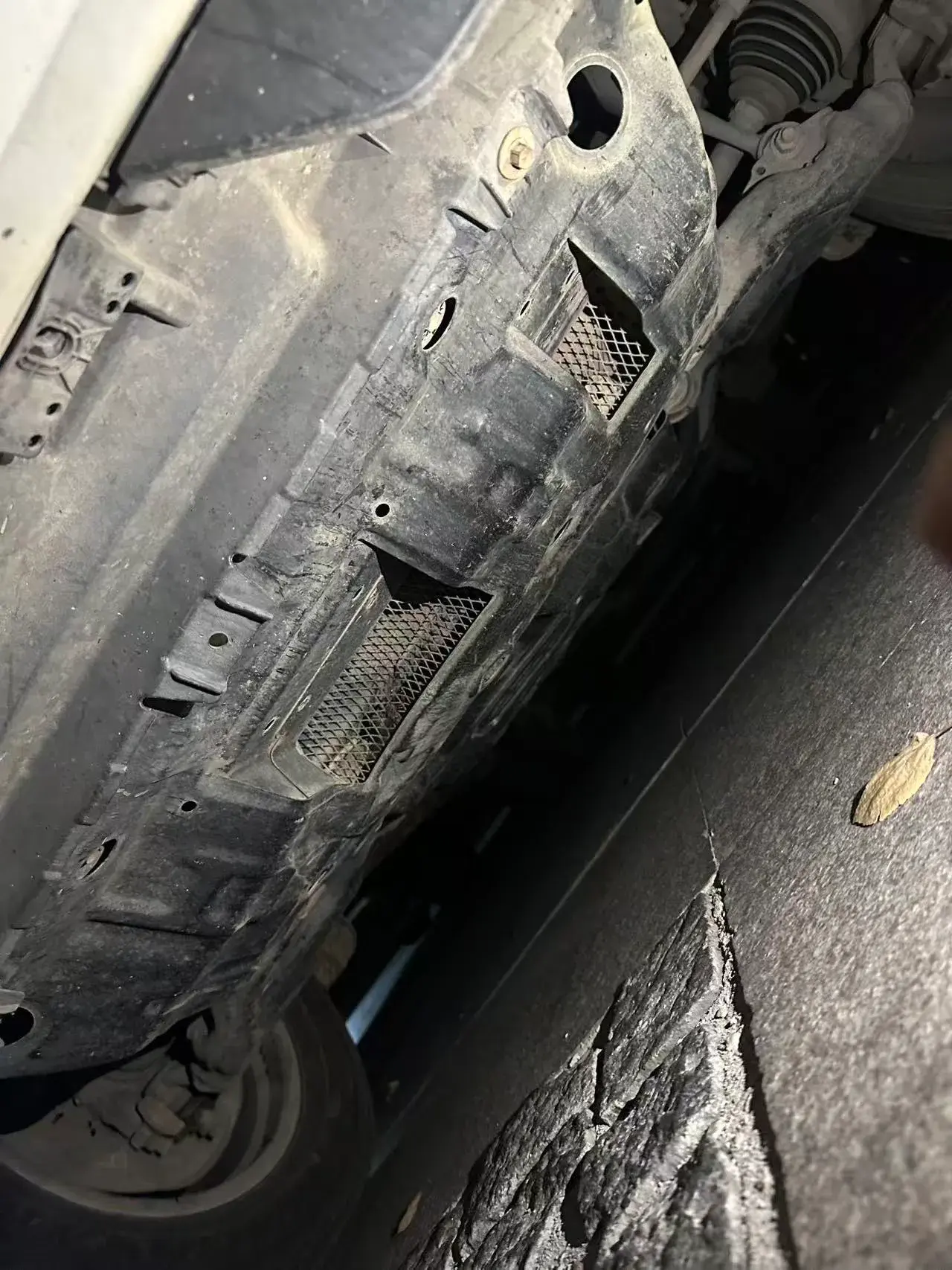 2018 TOYOTA LAND thumbnail 3