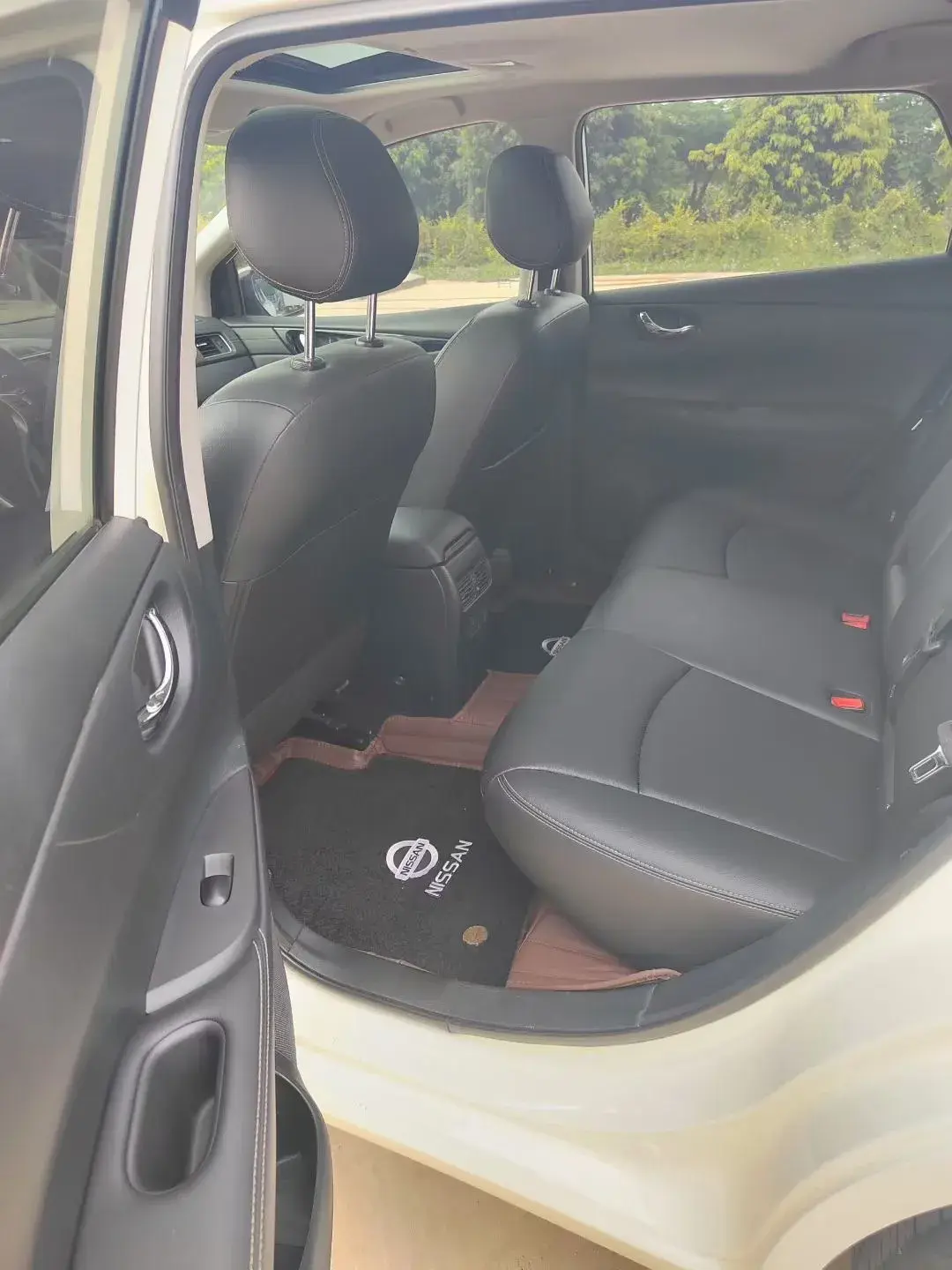 2021 NISSAN TIIDA thumbnail 4