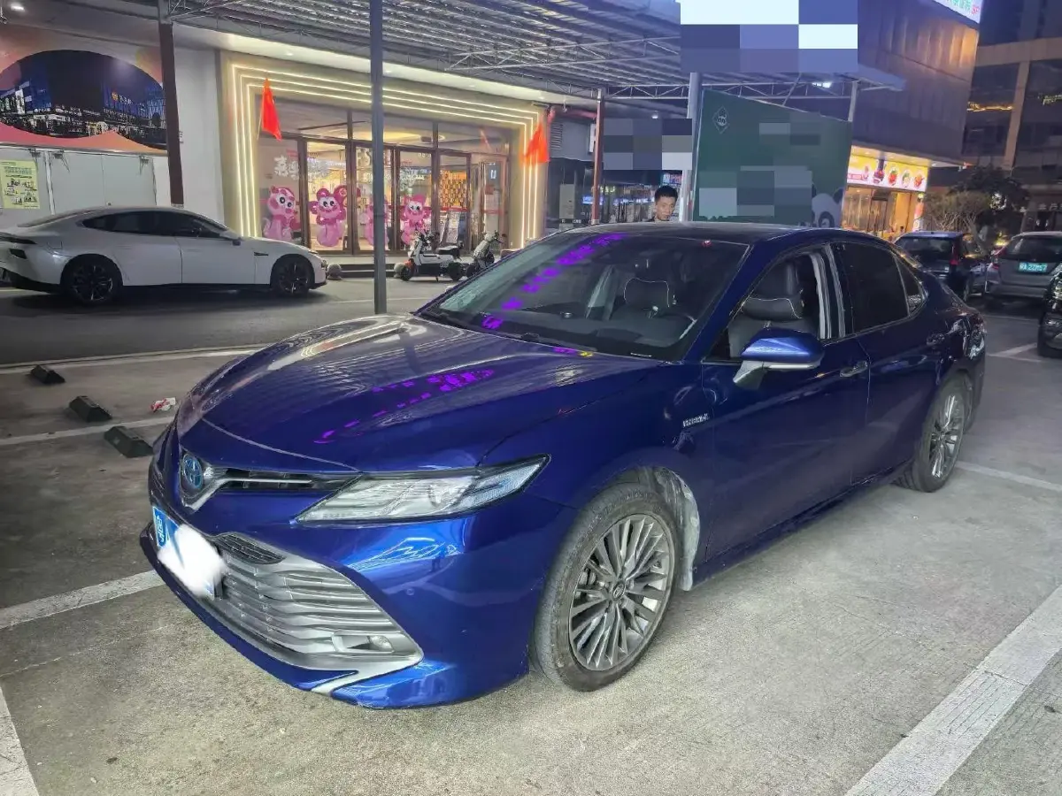 2018 Toyota Camry 2.5L 178HP L4 E-CVT Hybrid