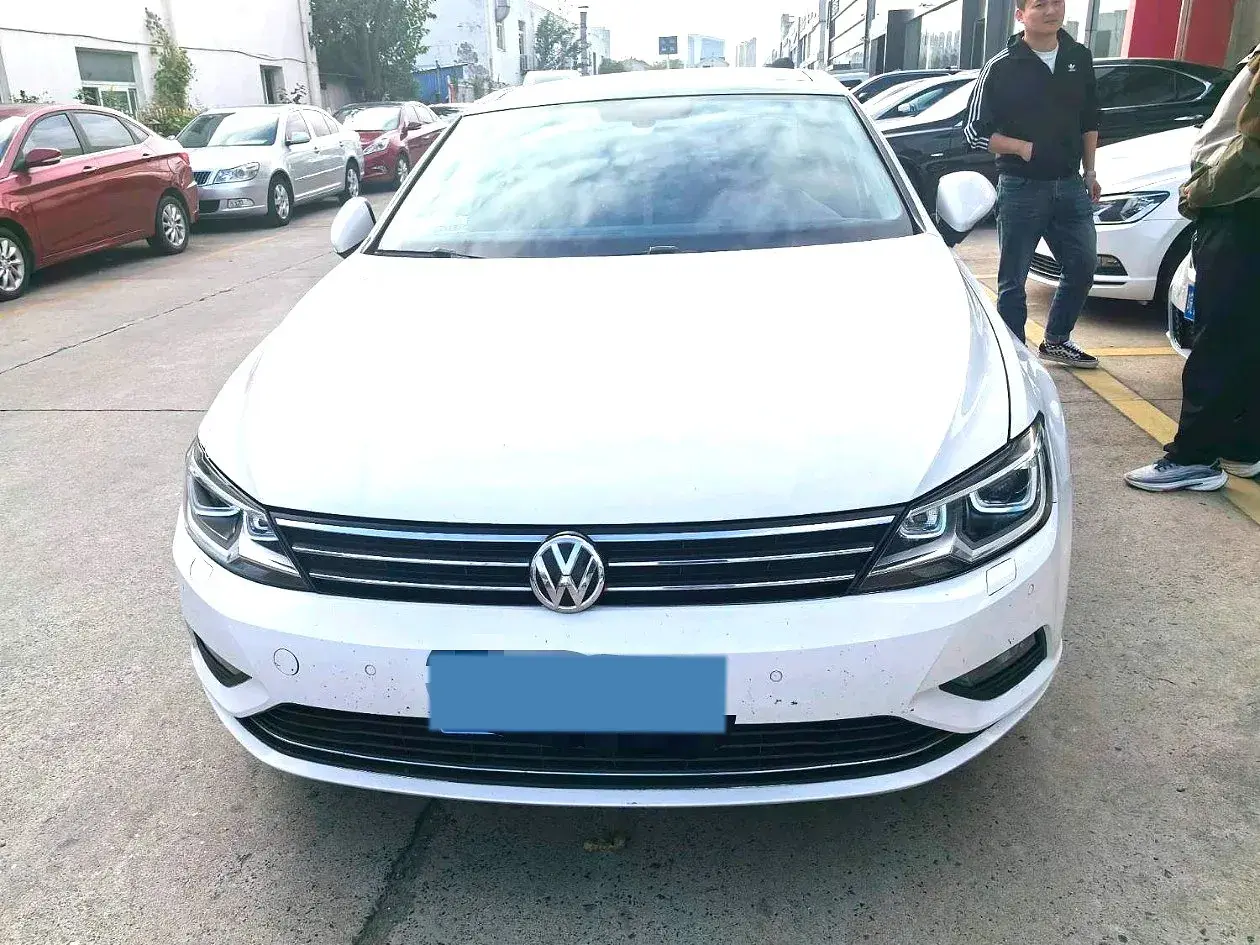 2018 VOLKSWAGEN LAMANDO thumbnail 2