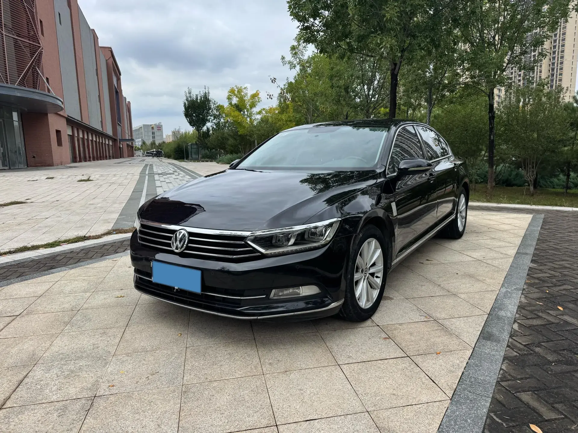 2019 VOLKSWAGEN MAGOTAN view 1