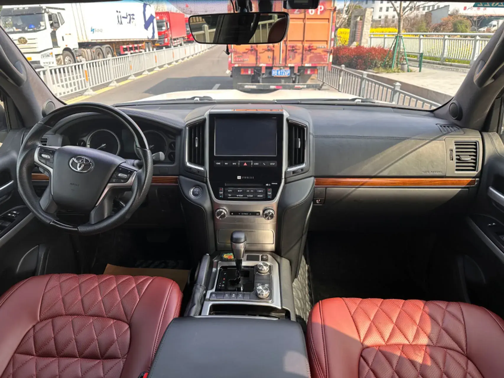 2019 CHEVROLET TRAX thumbnail 2