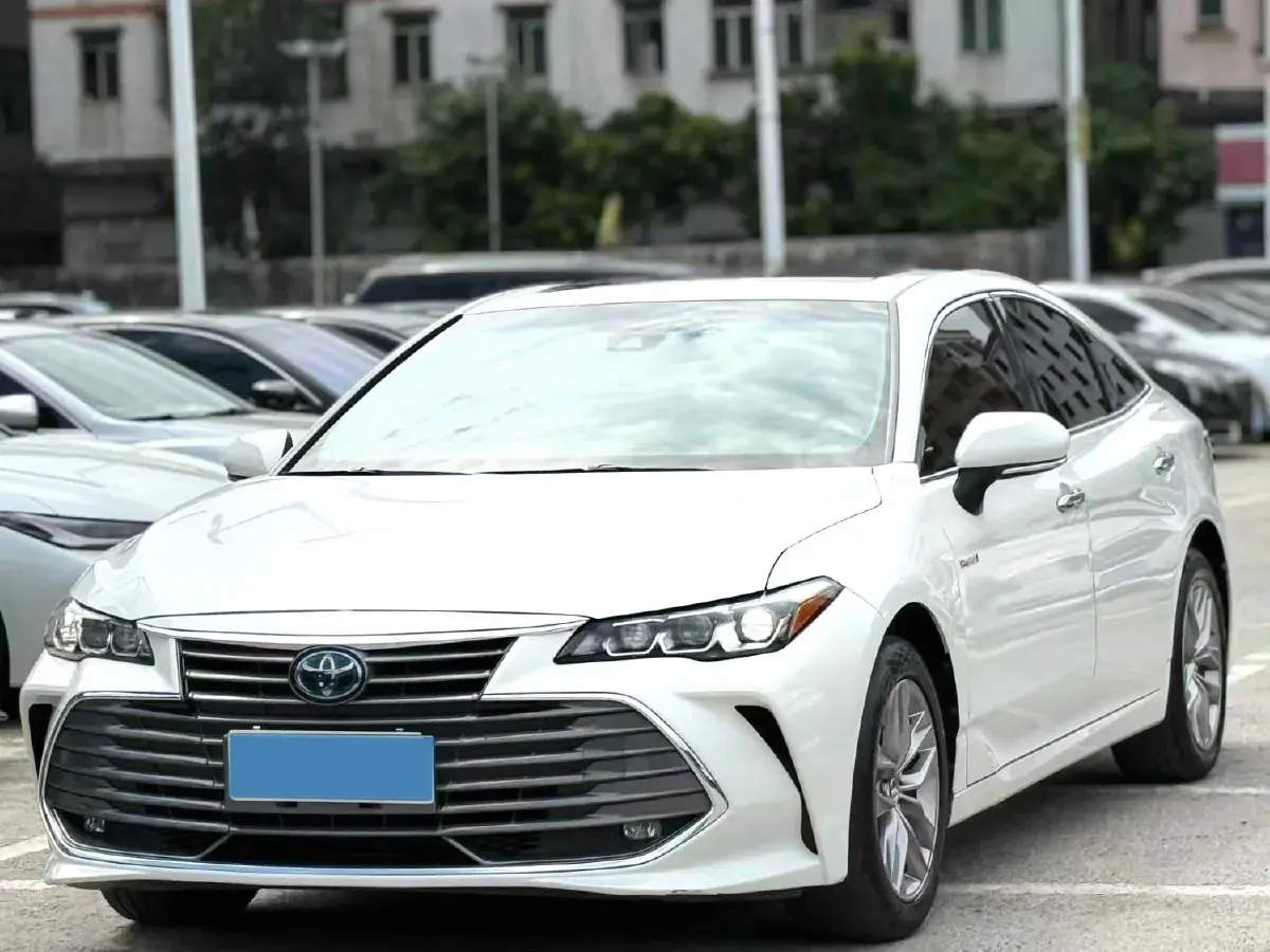 2019 Toyota Avalon 2.5L 178HP L4 E-CVT Hybrid