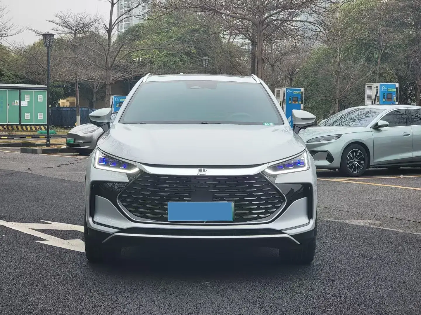 2024 BYD TANG thumbnail 2