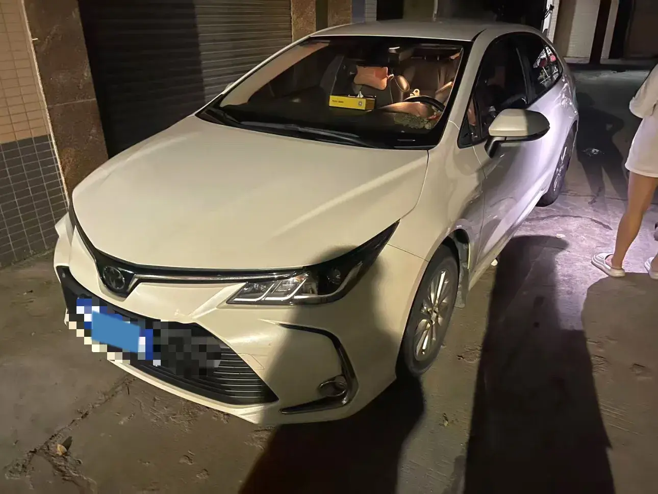 2019 TOYOTA COROLLA thumbnail 2