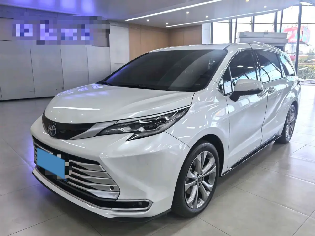 2023 Toyota Sienna 2.5L 189HP L4 E-CVT Hybrid
