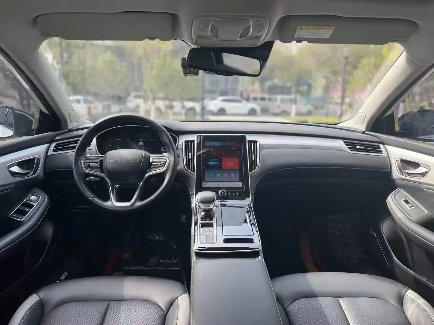 2020 ROEWE I6 thumbnail 3