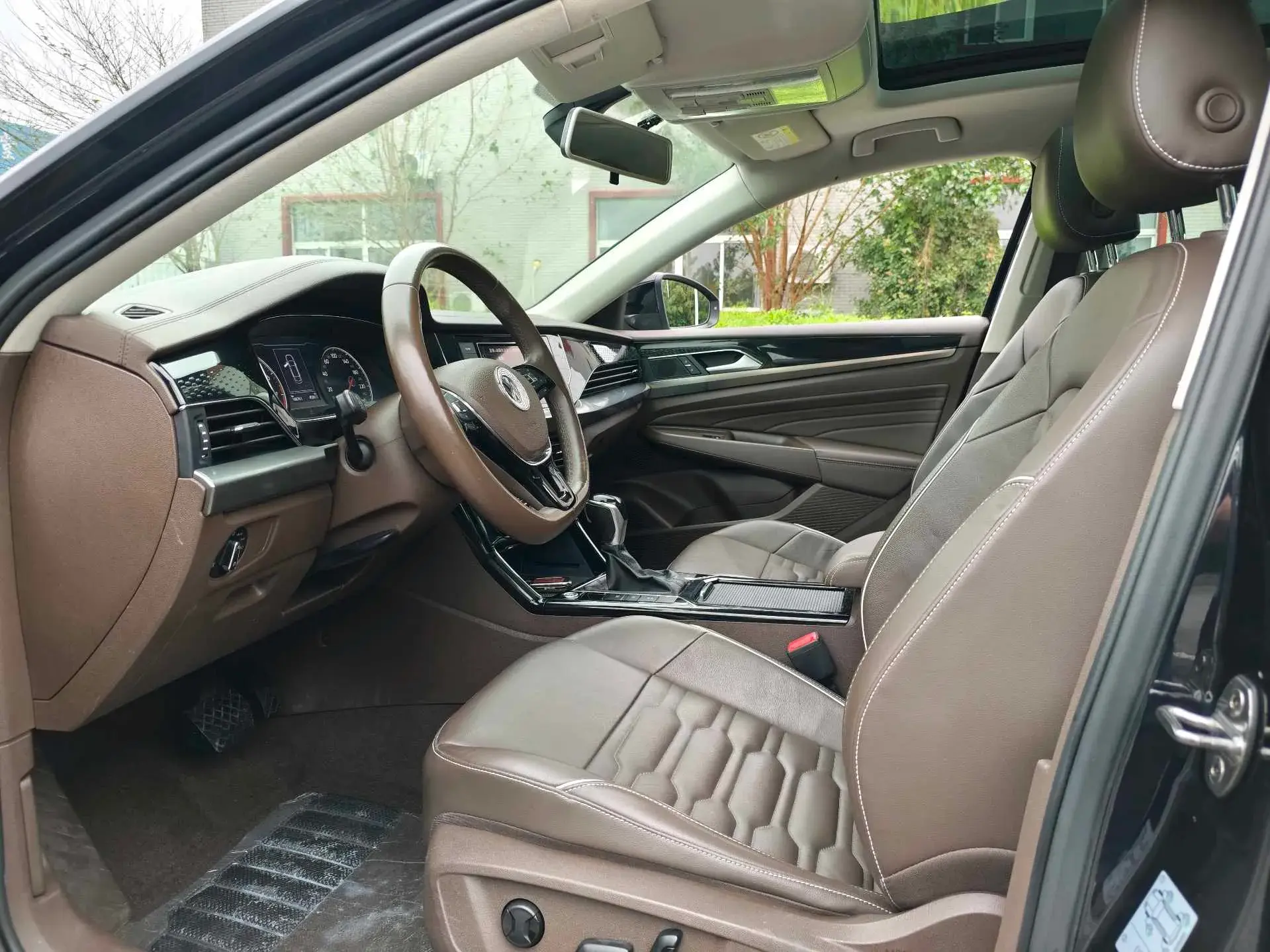 2019 VOLKSWAGEN PASSAT thumbnail 3