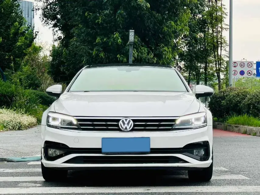 2019 VOLKSWAGEN LAMANDO thumbnail 2