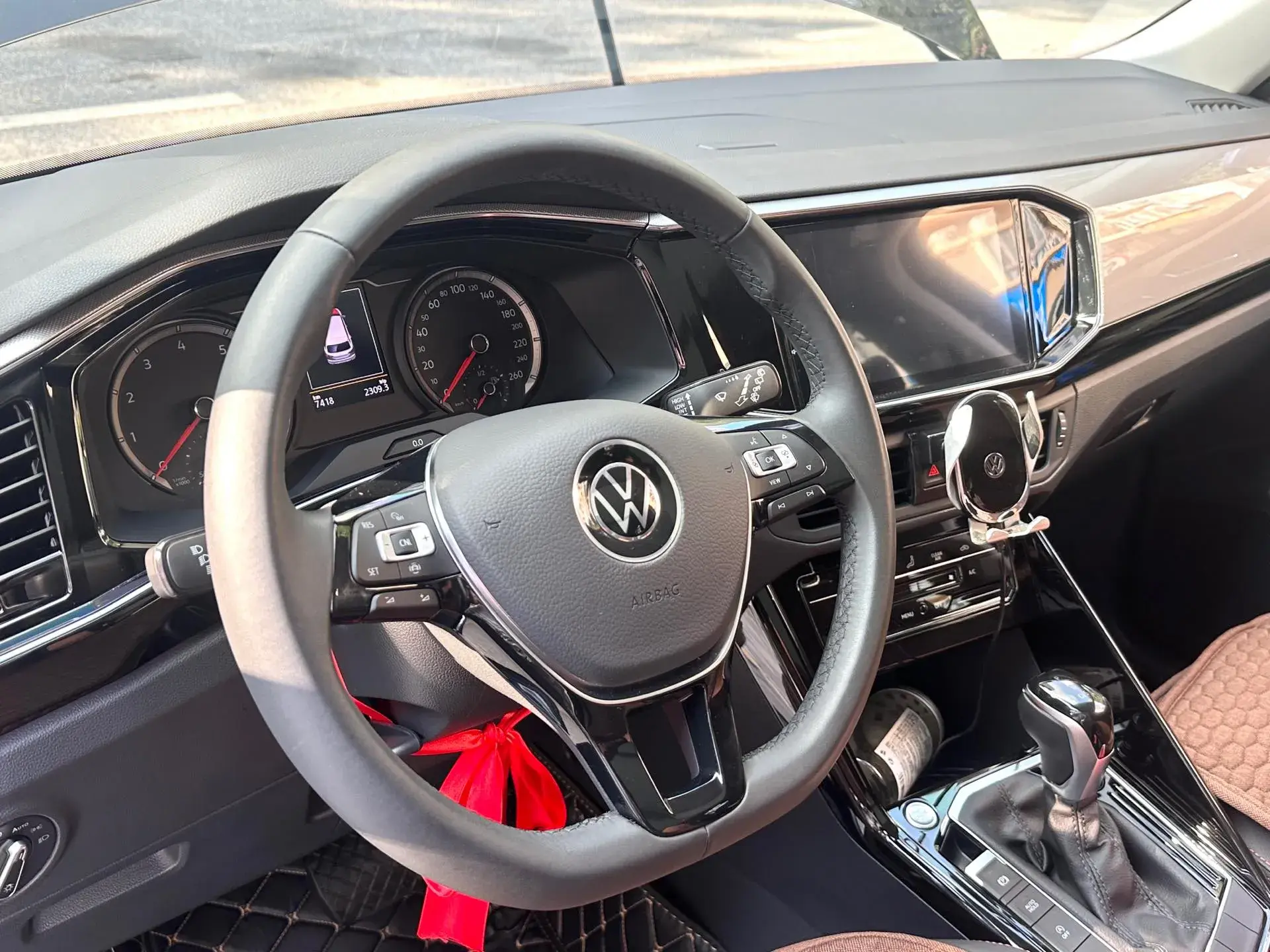 2020 VOLKSWAGEN TAYRON thumbnail 3