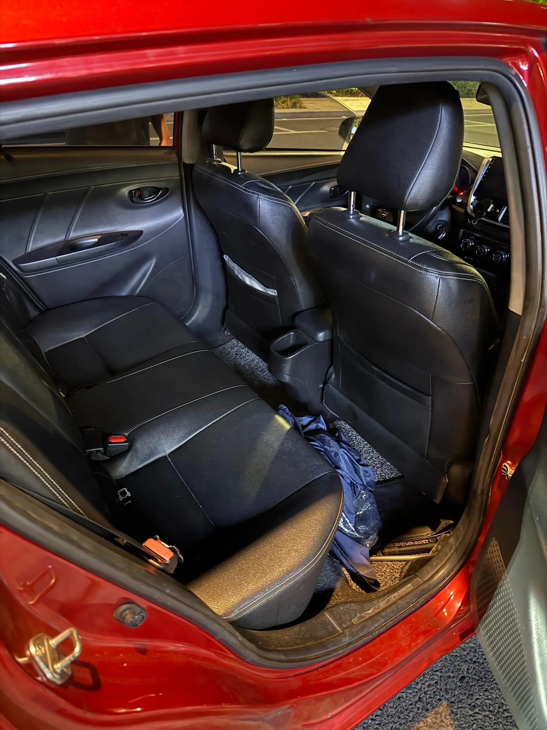 2019 TOYOTA YARIS thumbnail 4