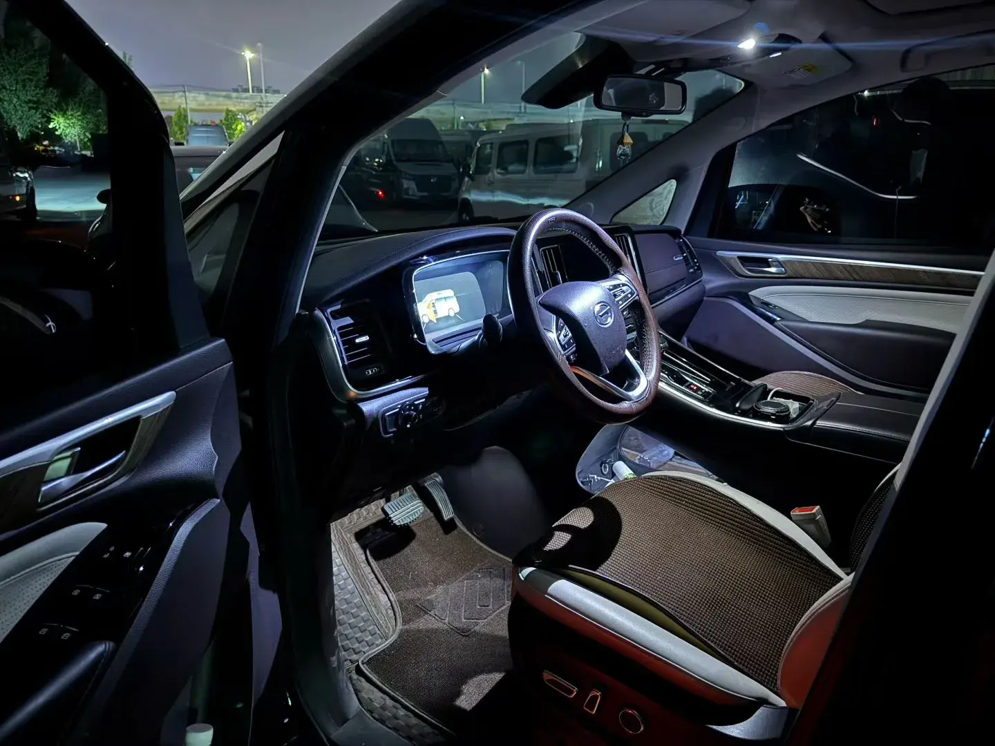 2021 GAC TRUMPCHI thumbnail 3