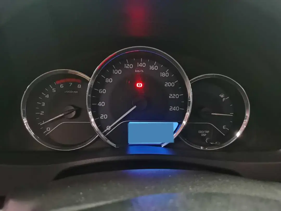 2018 TOYOTA COROLLA thumbnail 3