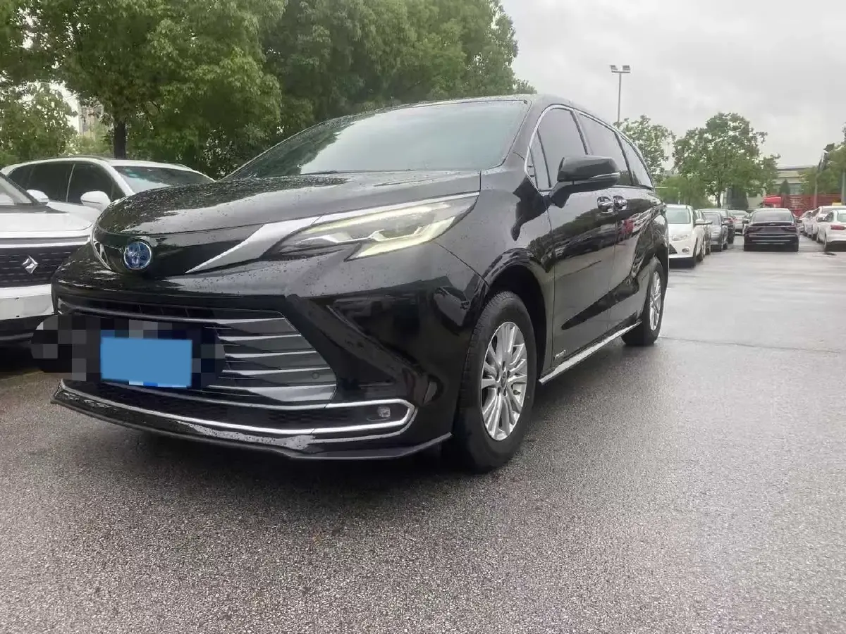 2021 Toyota Sienna 2.5L 192HP L4 E-CVT Hybrid