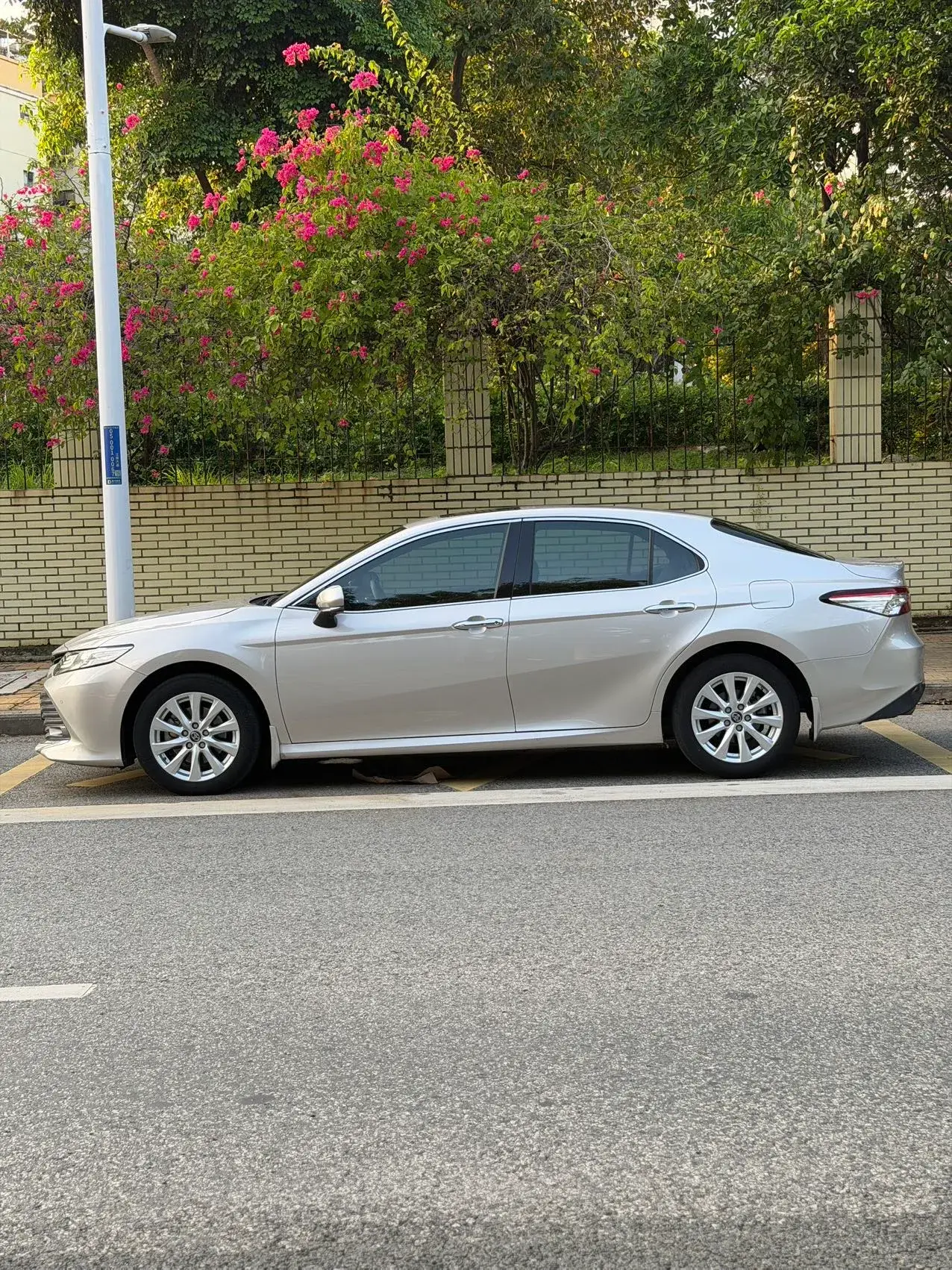 2019 TOYOTA CAMRY thumbnail 4