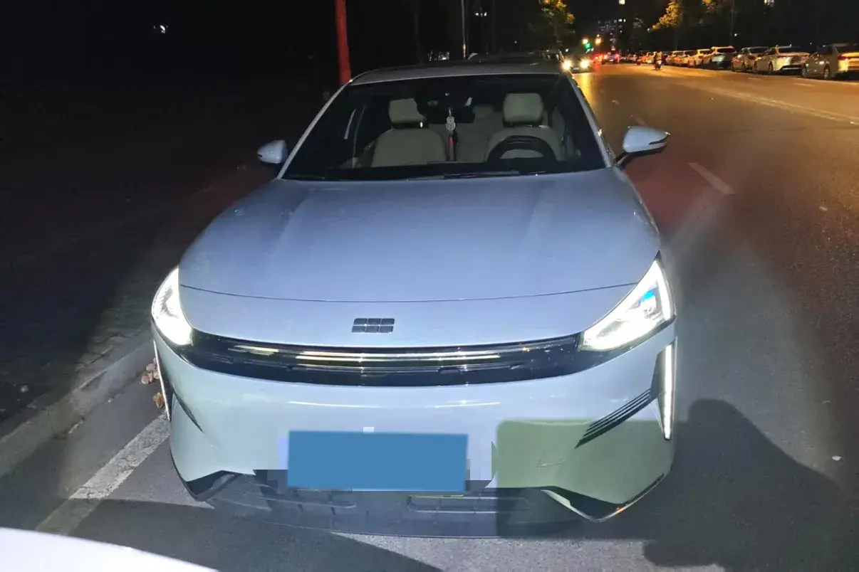 2024 GEELY GALAXY thumbnail 2