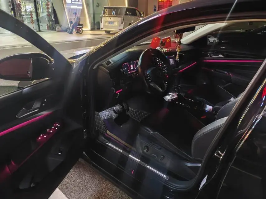 2023 VOLKSWAGEN PASSAT thumbnail 2