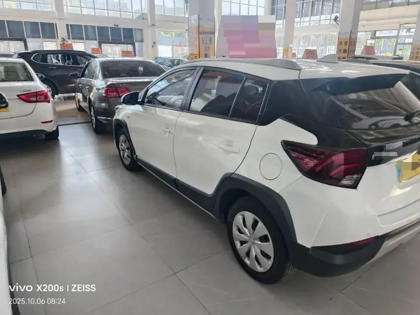 2020 TOYOTA YARIS thumbnail 4