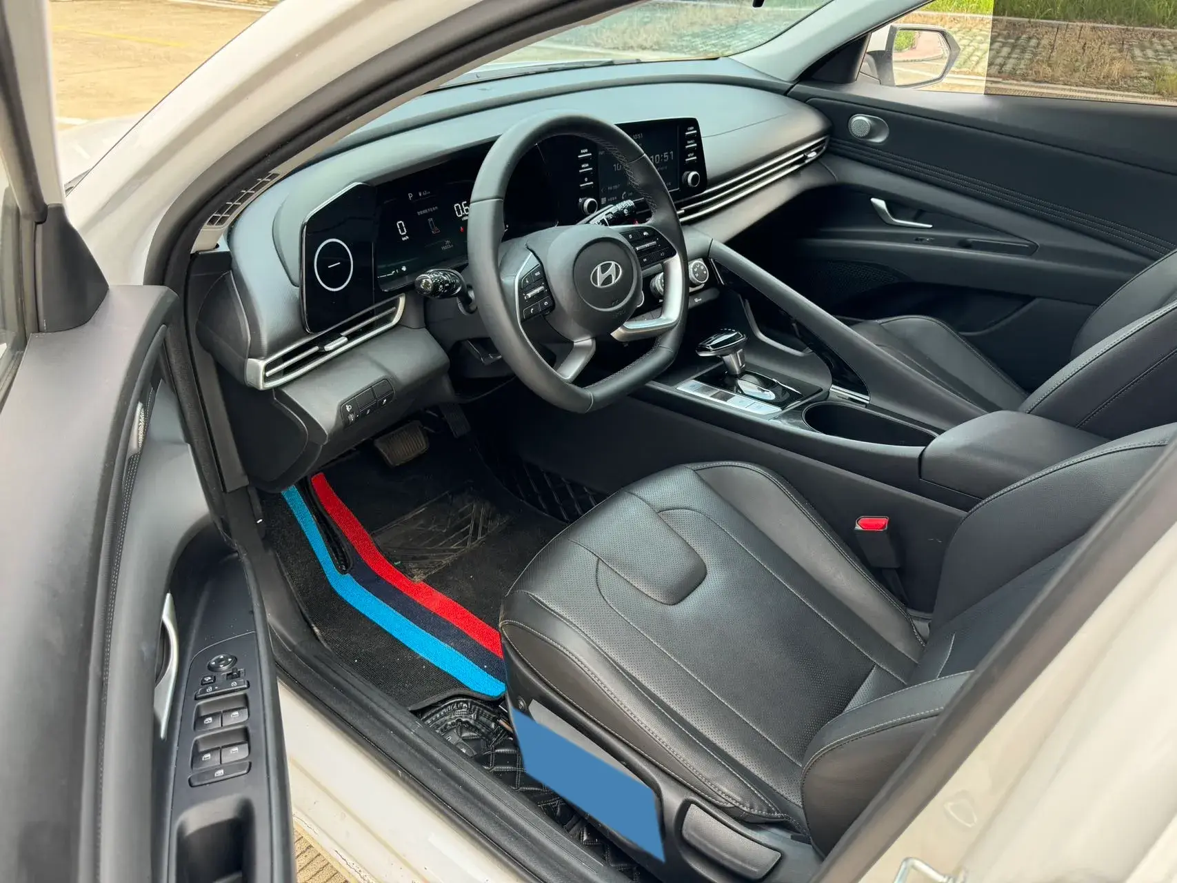 2023 HYUNDAI ELANTRA thumbnail 3