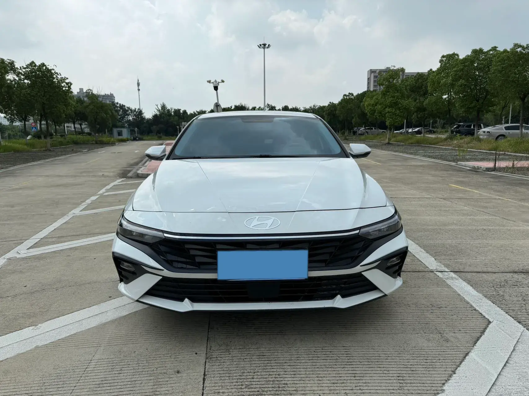 2023 HYUNDAI ELANTRA thumbnail 2