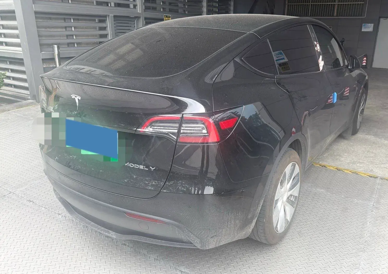 2023 TESLA MODEL thumbnail 2