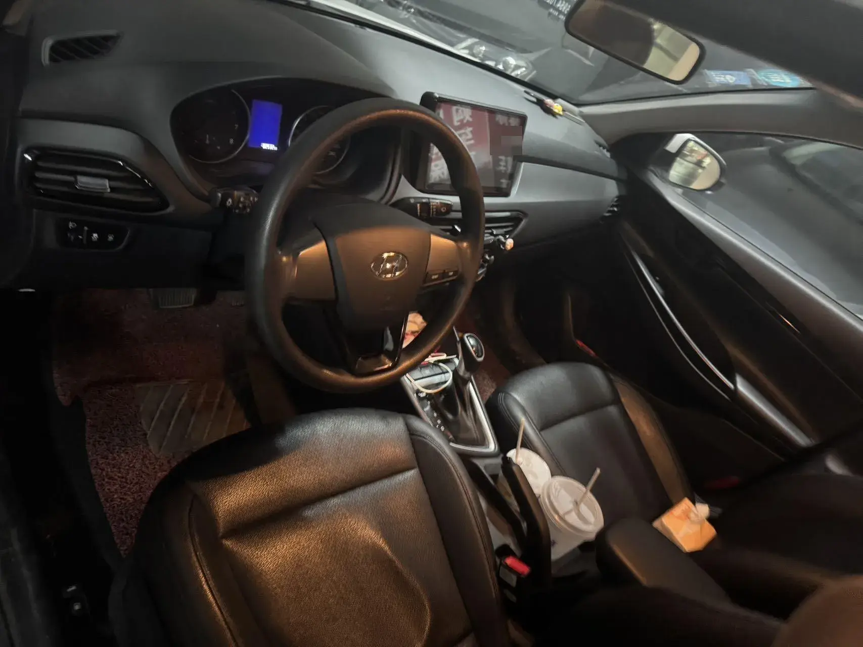 2017 HYUNDAI CELESTA thumbnail 3