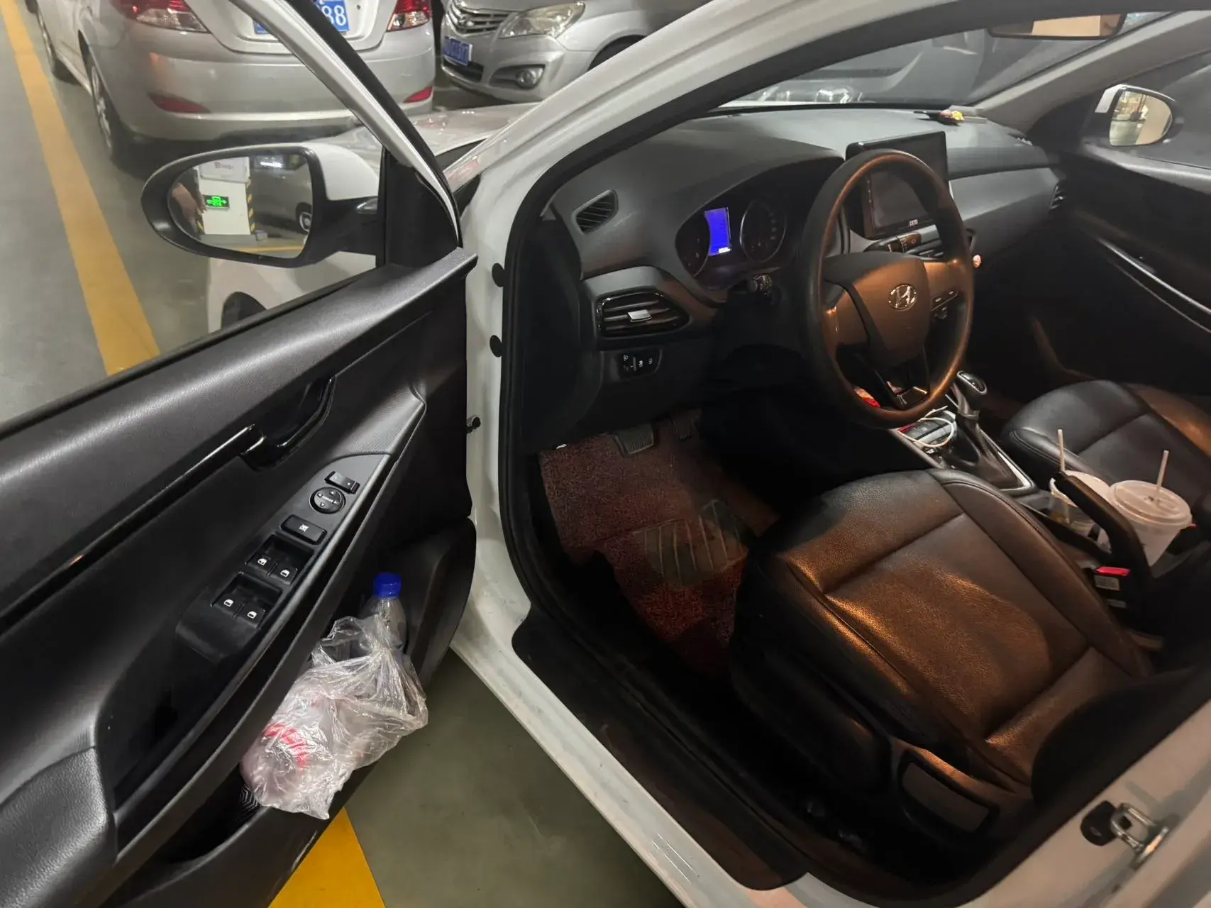 2017 HYUNDAI CELESTA thumbnail 2