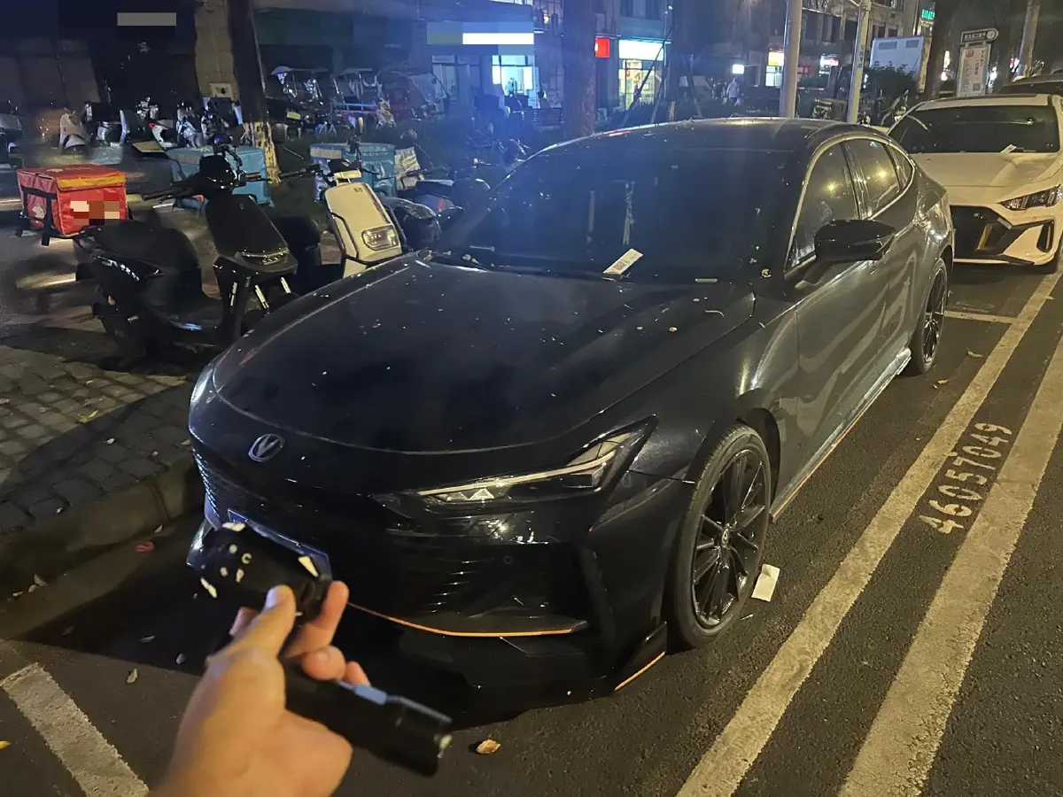 2022 ChangAn UNI-V 1.5T 188HP L4 7DCT