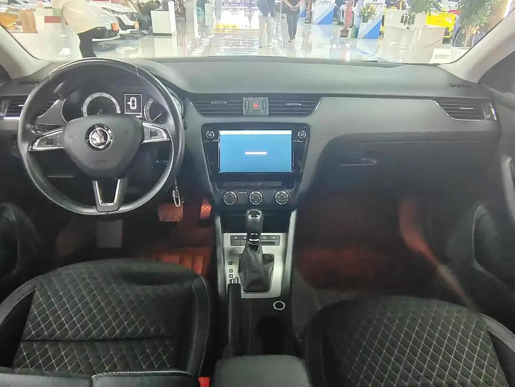 2018 SKODA OCTAVIA thumbnail 4